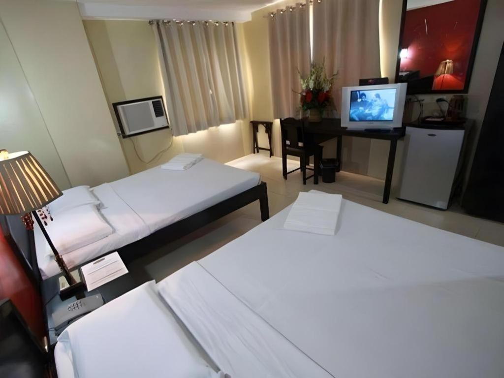 Sampaguita Suites Plaza Garcia Cebu Exterior photo